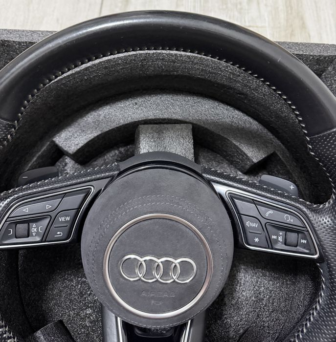 S-line скосен волан с пера за Audi