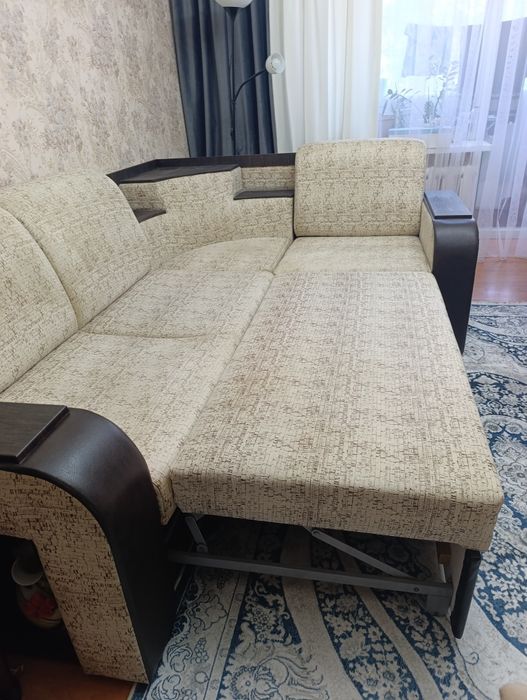 Диван в гостиную б/у
