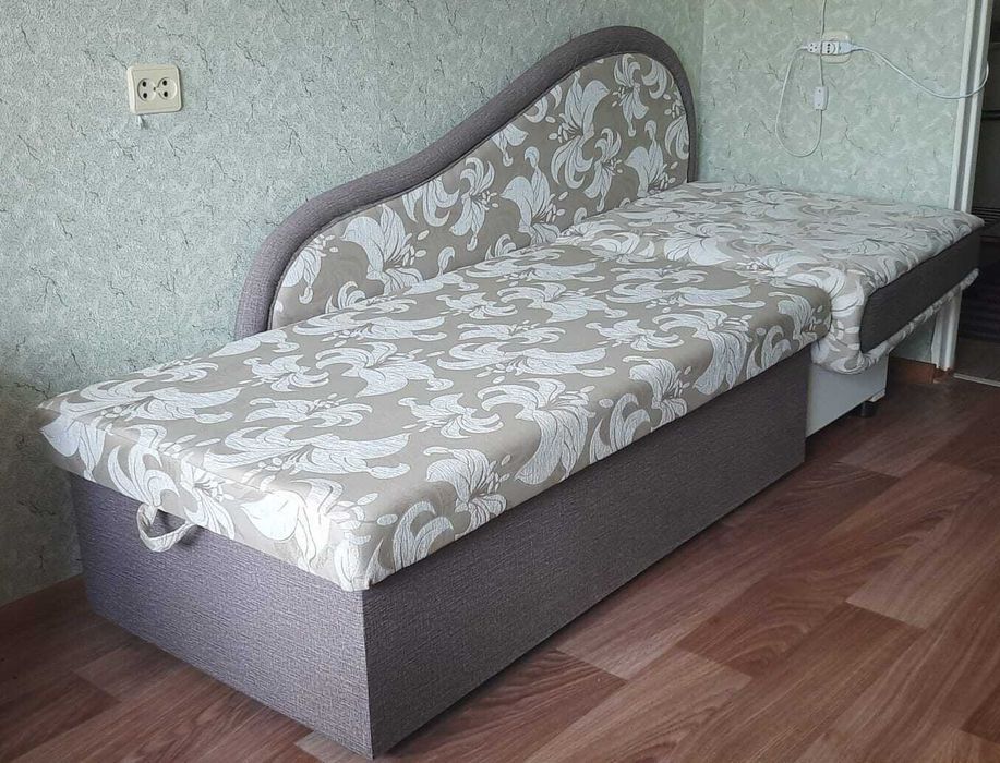 Продам красивый  и удобный  диванчик