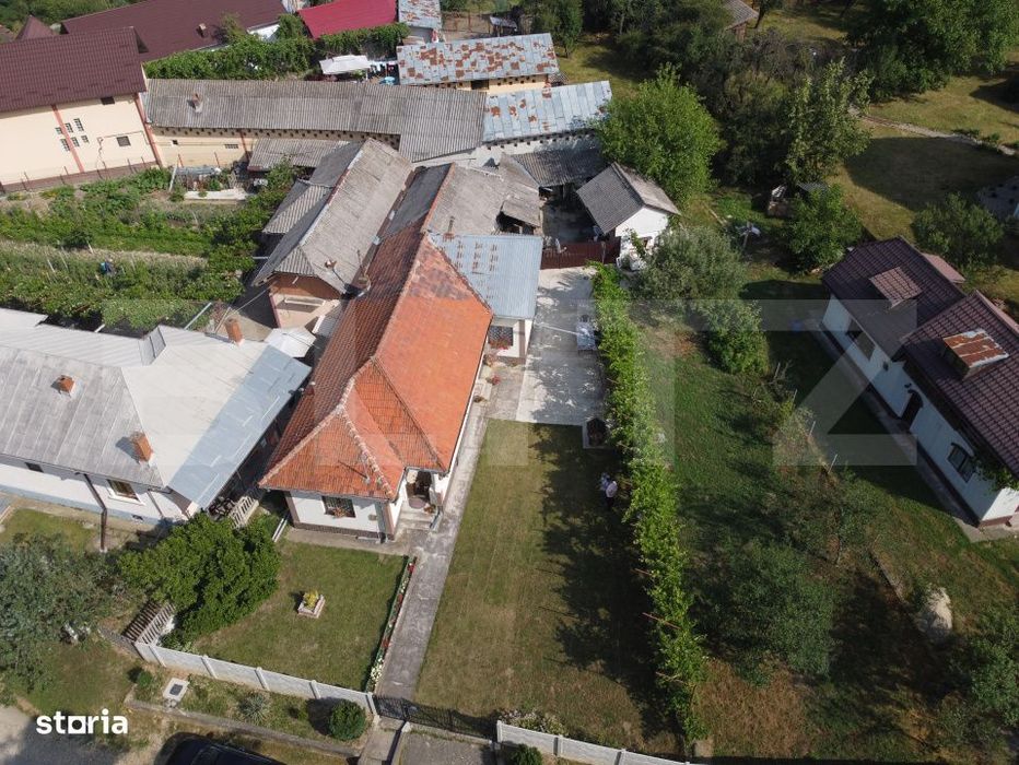 Casa de vacanta, de vanzare, cu 4 camere, 165 mp, zona Vulcana Pandele