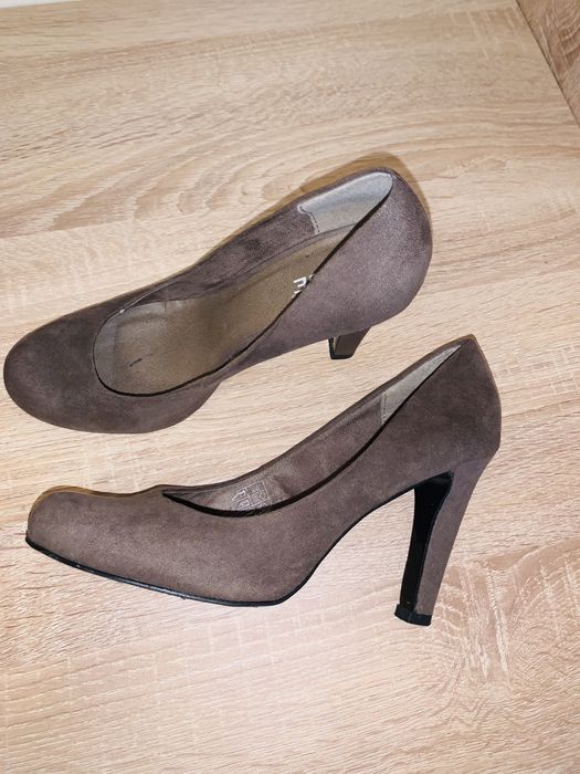 Елегантни обувки на ток, номер 39