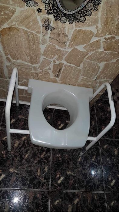 Scaun Toaleta Ptr Persoane cu Dizabilitati