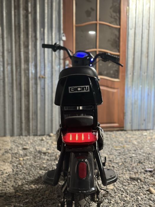 продам ск8 электро мопед