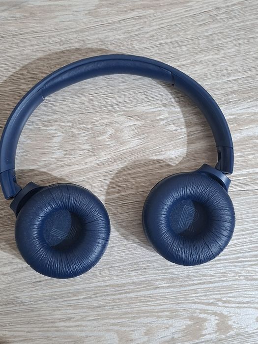 Наушники JBL TUNE 520BT – идеальное состояние