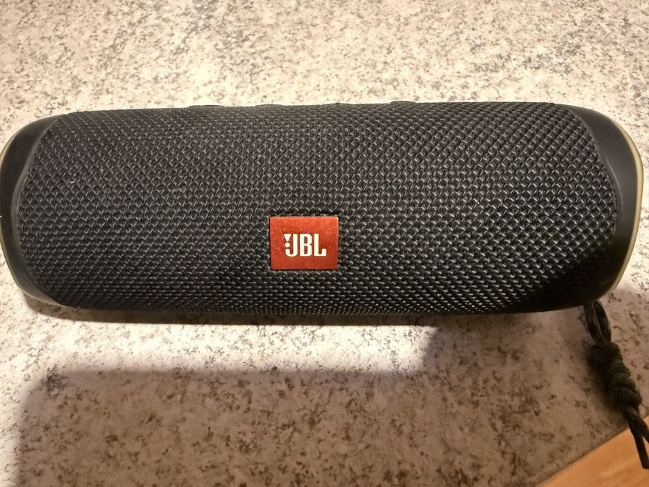Безжична колонка JBL