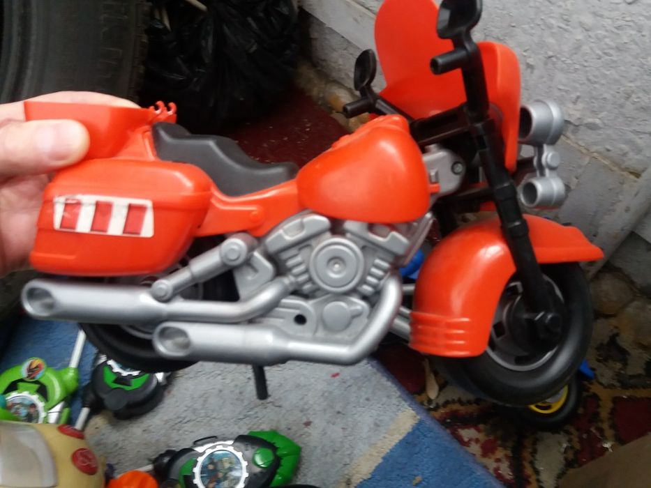 Продам  игрушки разные