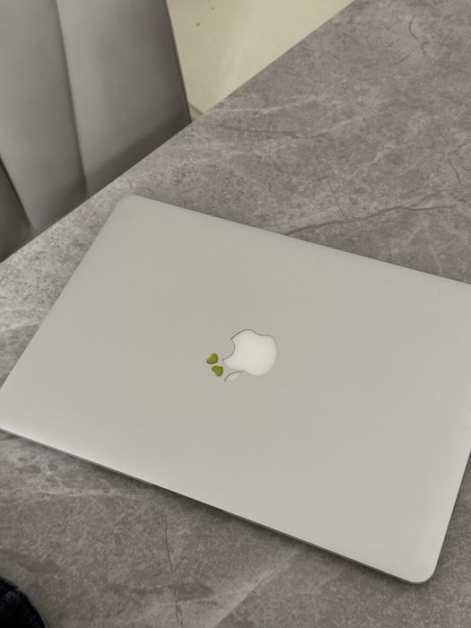 Продаю Macbook air