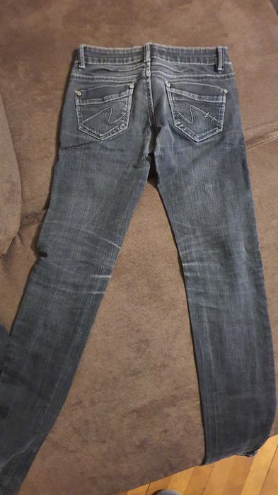 Дамски дънки размер 25