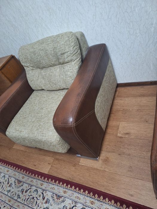 Диван расладной и кресло