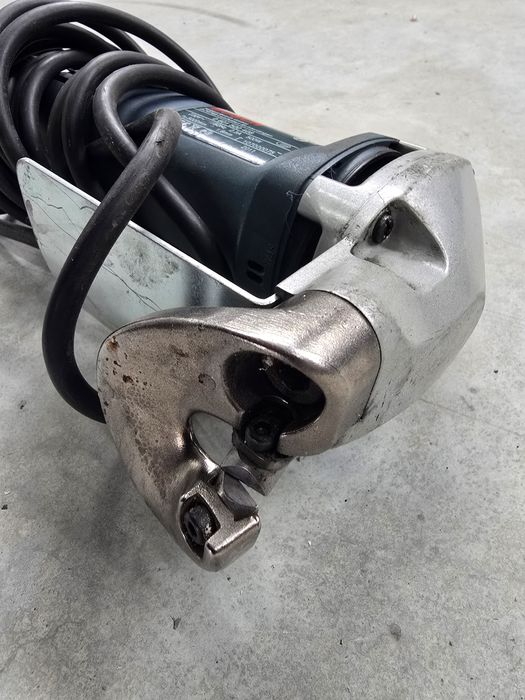 Електрическа ножица за ламарина BOSCH GSC 160