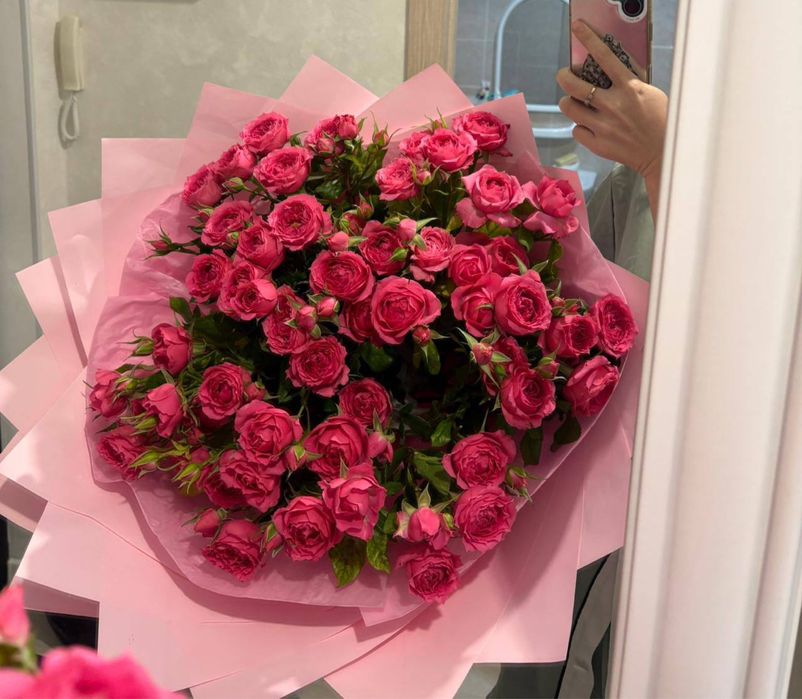 Букет кустовые розы