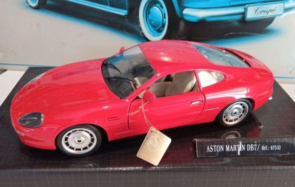 Aston Martin guiloy scara 1:18
Scara 1/18
Guitoy