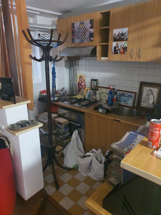 închiriez spațiu comercial la parter de bloc