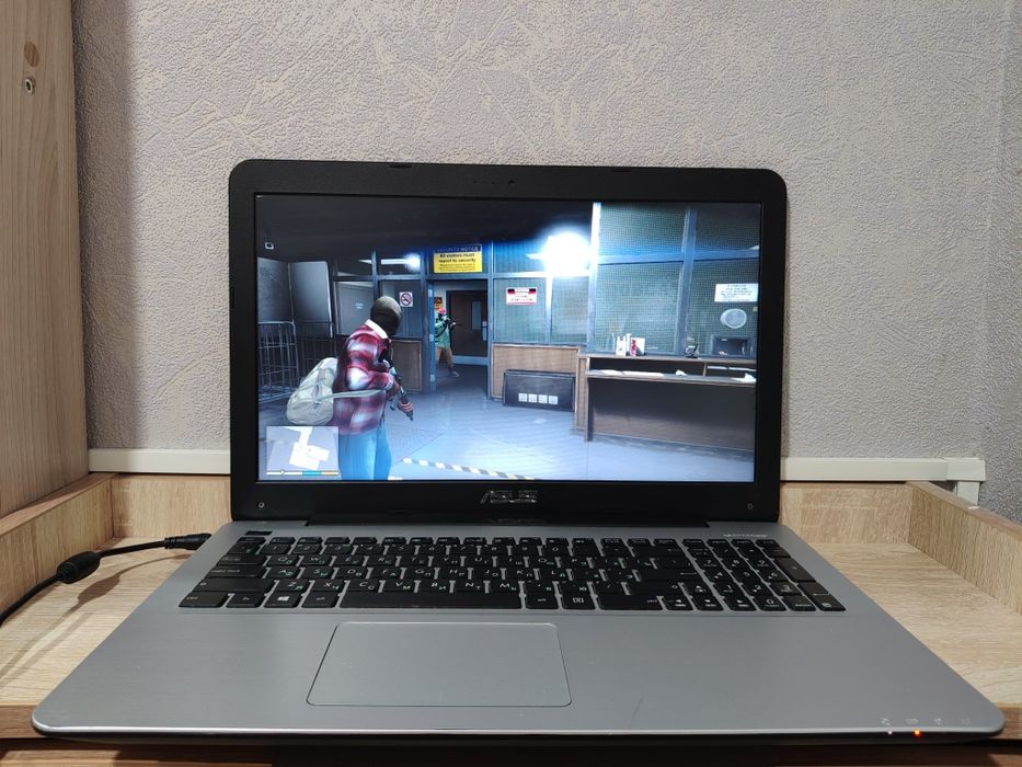 Ноутбук Asus в отличном состоянии