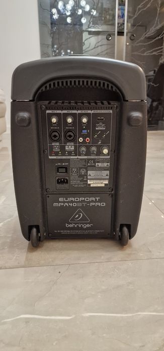 Vand boxa portabila  behringer