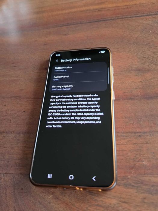 Samsung Galaxy S23 256GB цвят лавандула в перфектно състояние