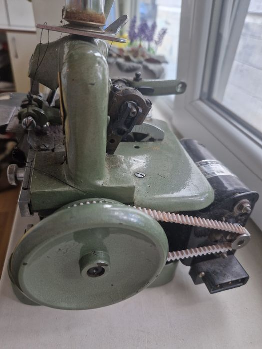 Оверлог триконечен