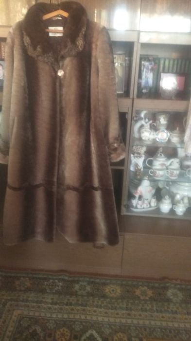 Продам шубу в хорошем состоянии.