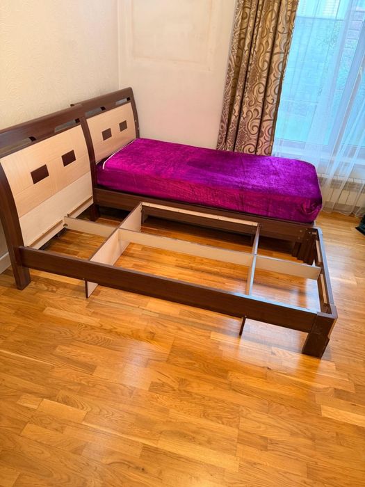 Спальный гаринитур, кровати