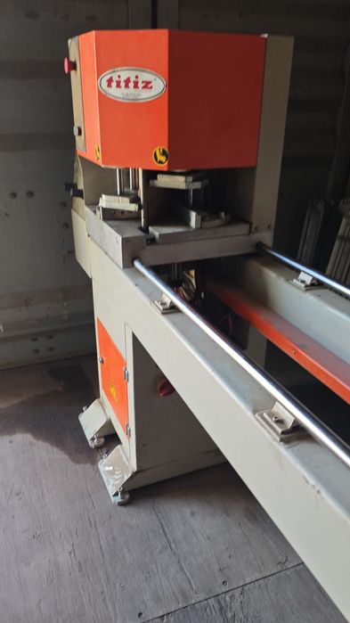 Станок для производства пластиковых окон