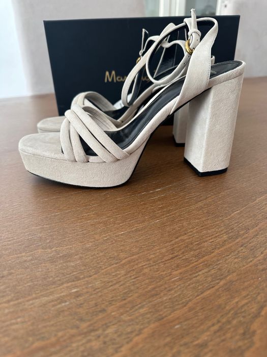 Сандали от естествен велур Massimo dutti