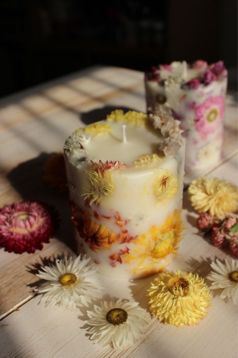 Ботанические свечи с цветами