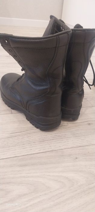 Продам берцы 40.41.42 размер.