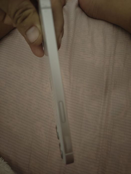 Продам iPhone 13 128 в хорошем состоянии