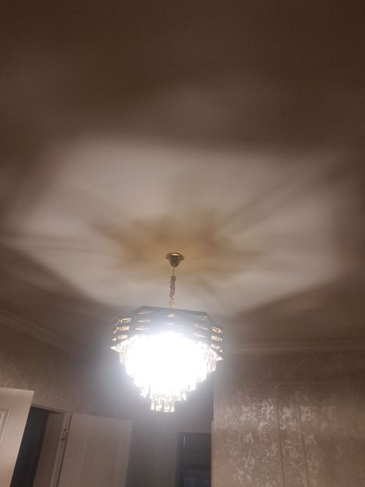 Продам.   люстру