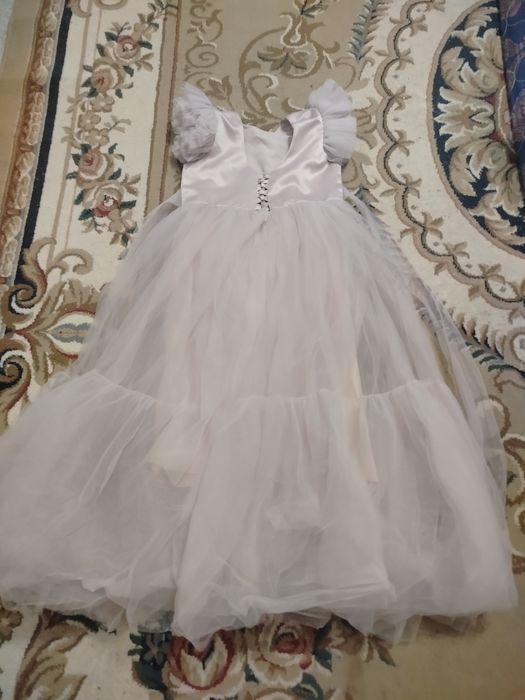 Продам праздничное платье