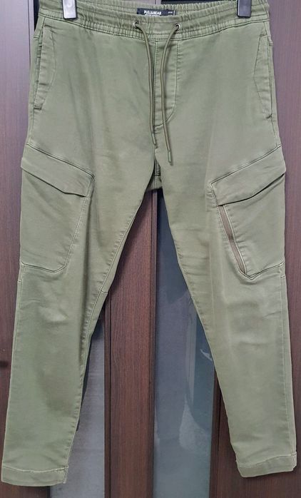 Pantaloni Pull&Bear, slim fit marimea M