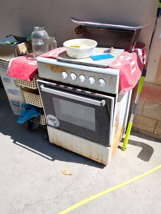 Srochno sotiladi Gaz plita va 5 kg stiralka