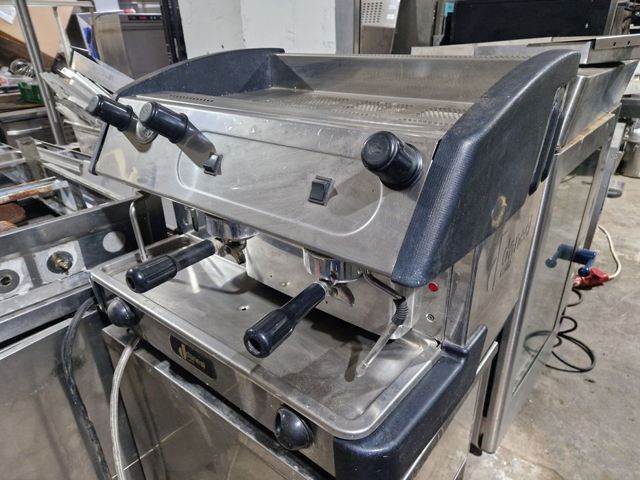 Espressor cafea 2 brate, servisat, Cafea de calitate, spuma lapte, cea