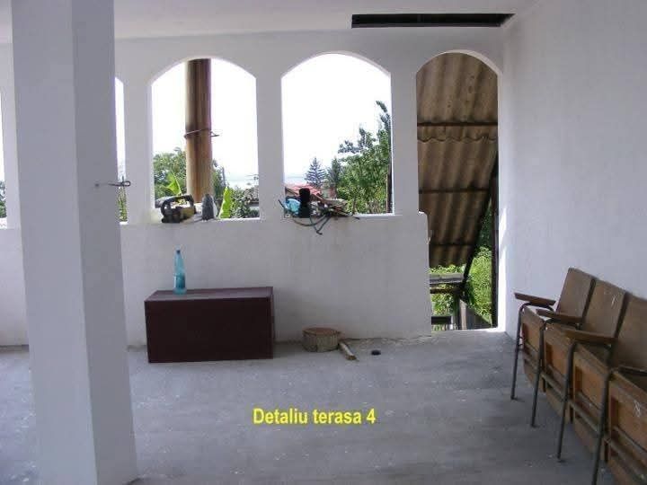 Vând casă tip vilă în Calafat