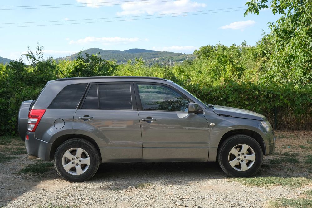 Suzuki Grand Vitara ГАЗ 2.0 бензин • Автоматик • 2006 г.