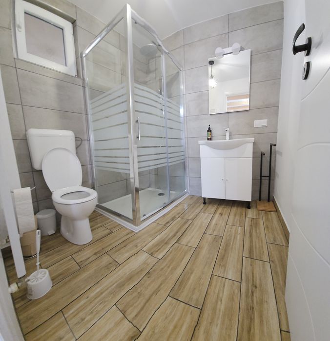 Închiriez casa de vacanta