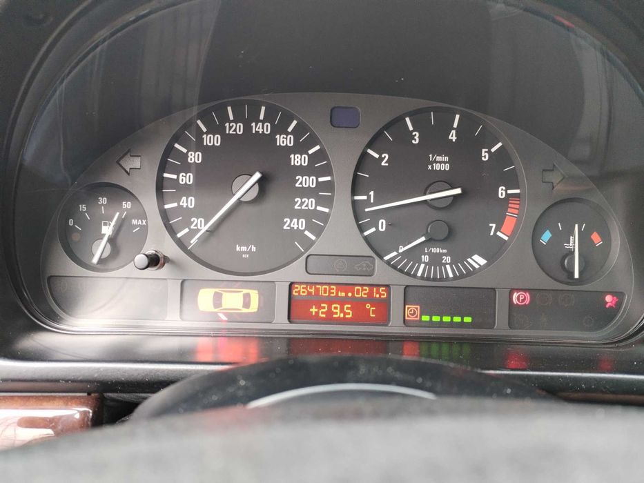 Продам BMW e39, 523i
