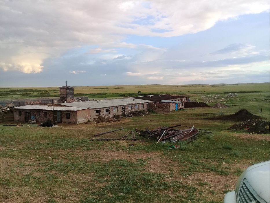 Крестьянское хозяйство дом базы земли техника