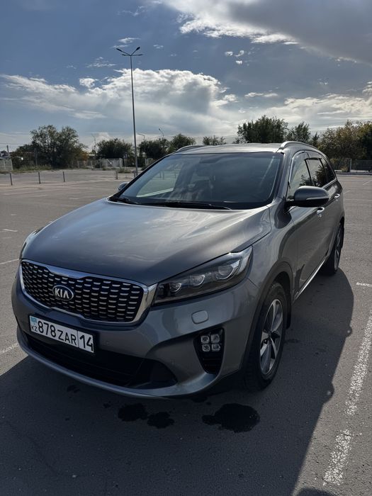 Продам автомобиль Kia Sorento