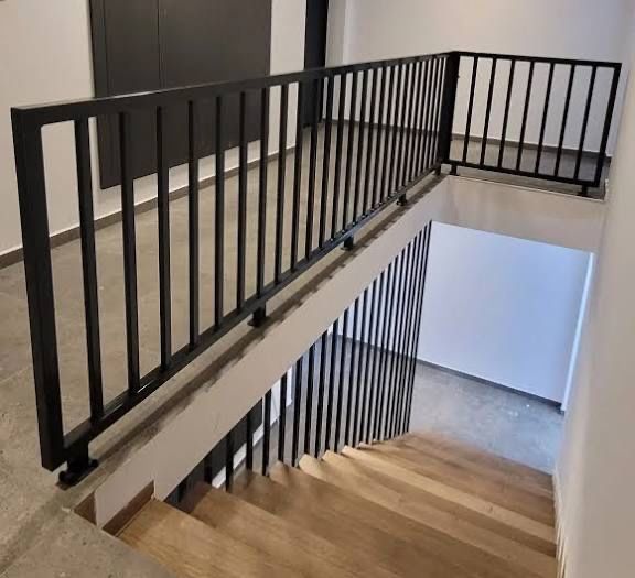 Riflaj metalic, balustrada,fier fotjat,riflaj până in tavan