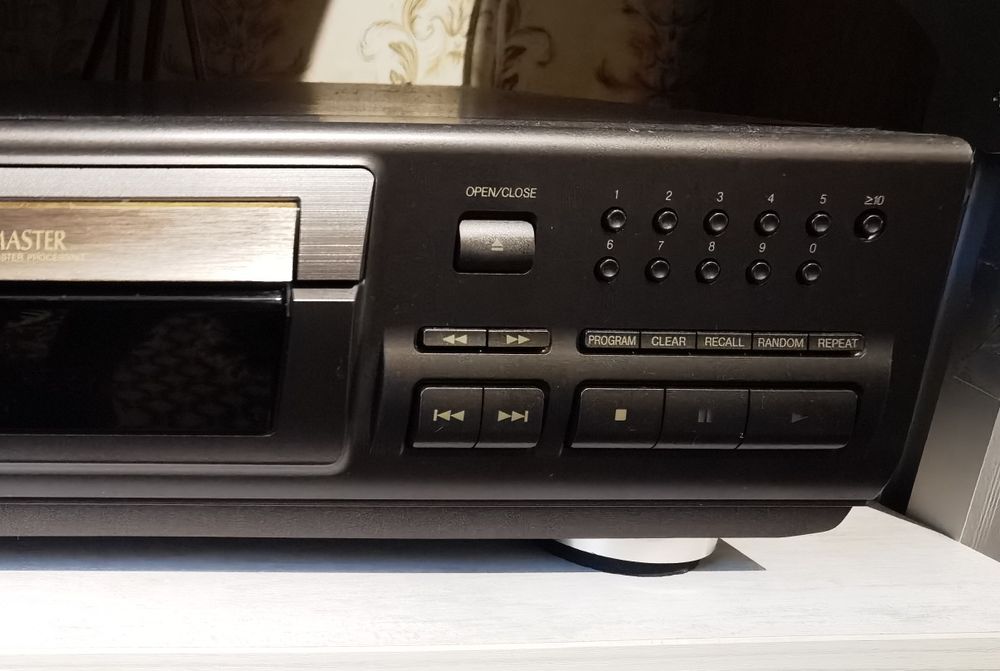 Продам CD плеер Technics SL-PS7