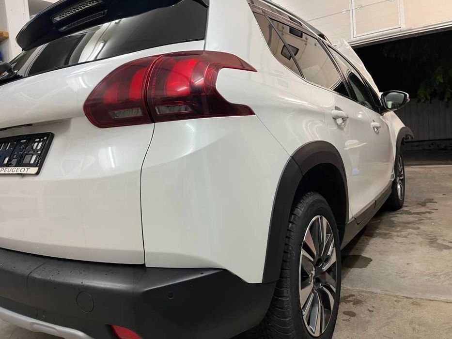 Двигател 1.5 HDI YH01 DV5RD Врати Кожен салон Навигация Peugeot Пежо 208 2008