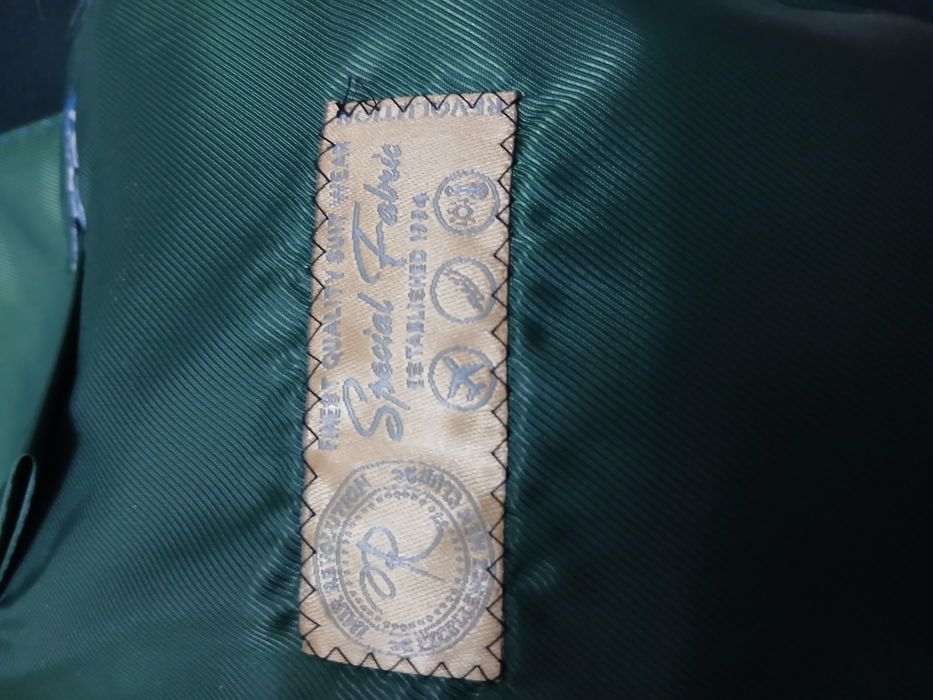 Продаю мужской  костюм