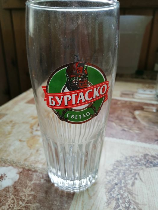 Продавам различни чаши