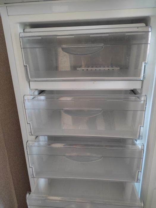 Продам морозильник ATLANT  T