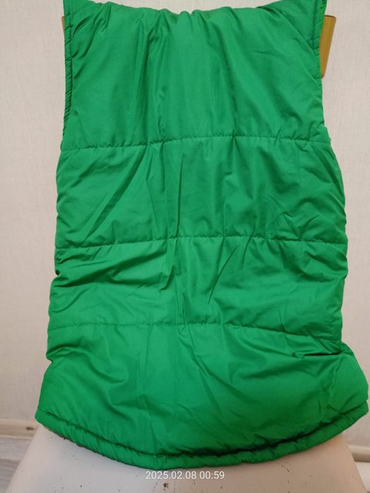 Безрукавка новая