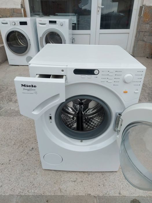 Пералня Miele YoungVision
Цена:270евро
Капацитет на пране 7 кг.
Енергиен клас А++
1600 оборота
Дисплей
Казан от неръждаема стомана
Барабан тип ”Пчелна