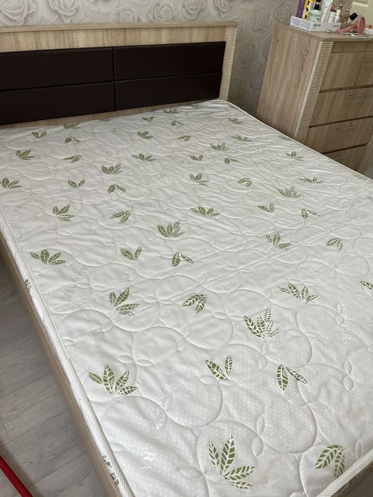 кровать двухместная