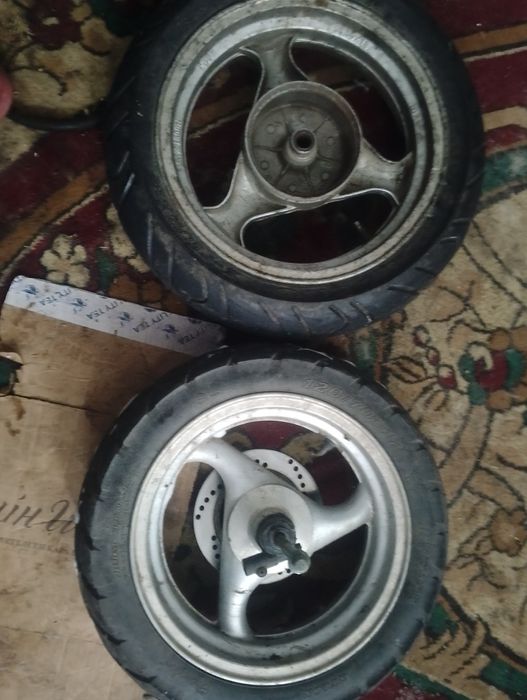 Продам колёса на скутер