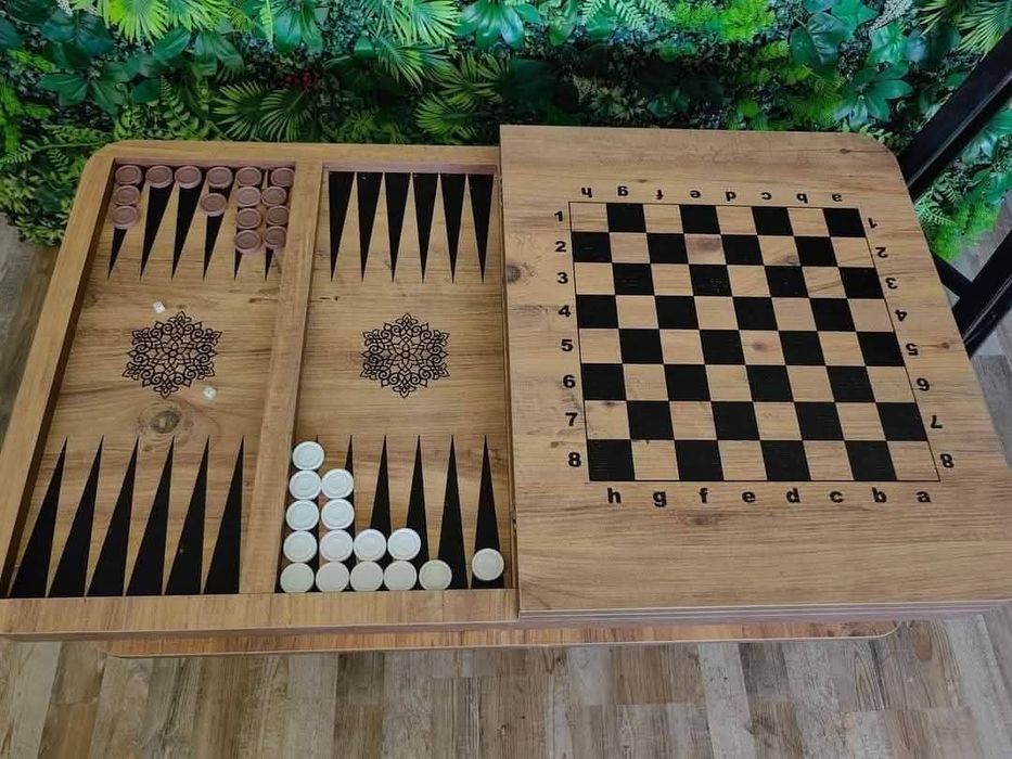 Холна маса за шах. Нова в кутия